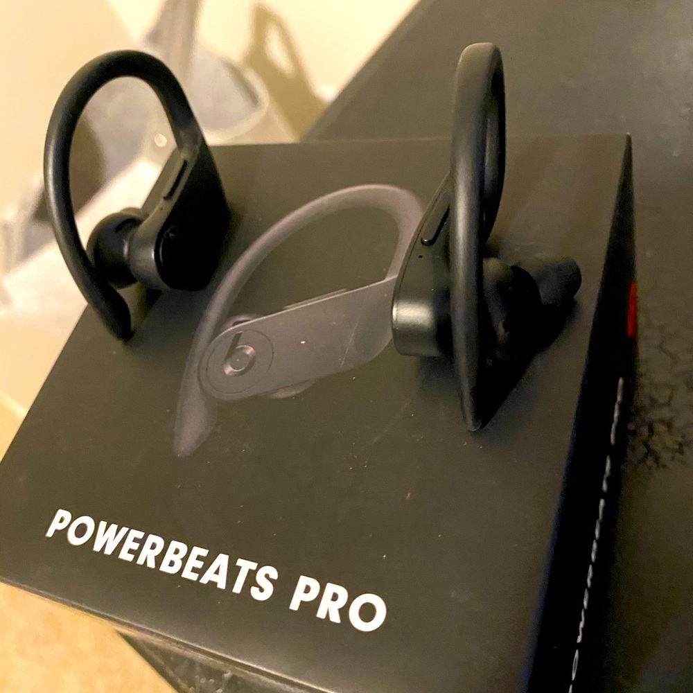 Powerbeats Pro-Perfect Condition, Missing Case!